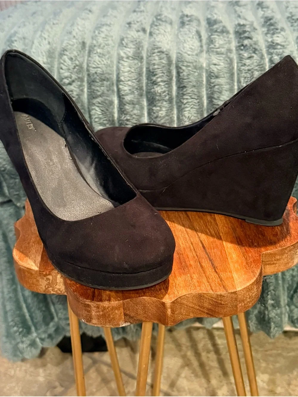 Apt. 9 Black Suede Round-Toe Pumps